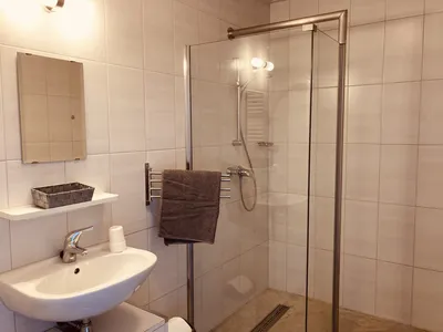Badkamer met douche